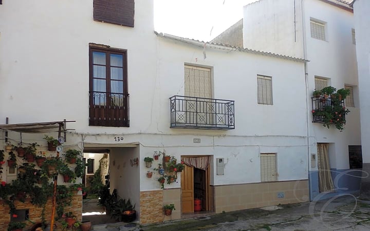 Villa in Albunuelas - view 1