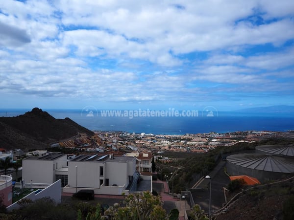 Villa in Adeje - view 1