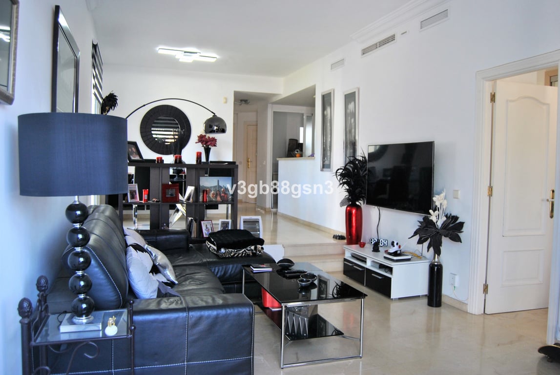 Apartment in Marbella - Image 2