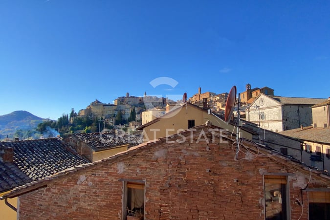 House in Montepulciano - view 1