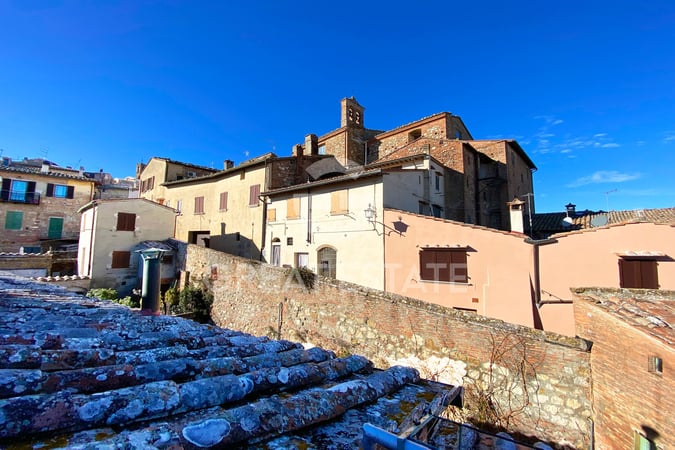 House in Montepulciano - view 1