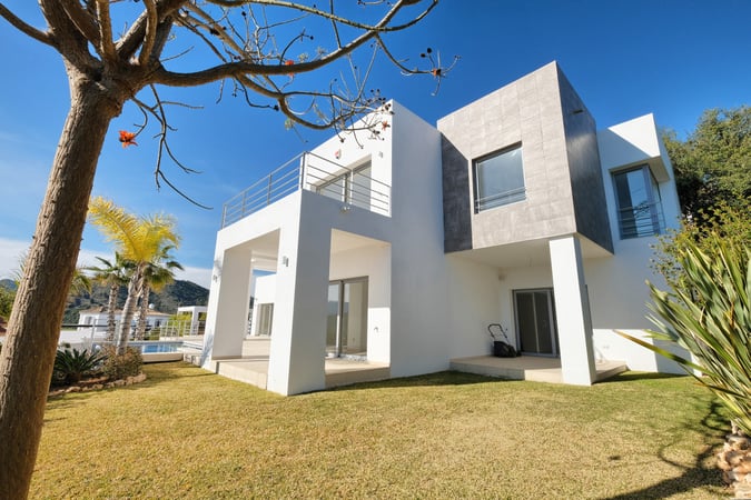 Villa in Benahavis - view 1