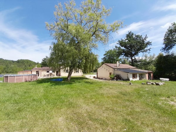 House in Paulhiac - view 1