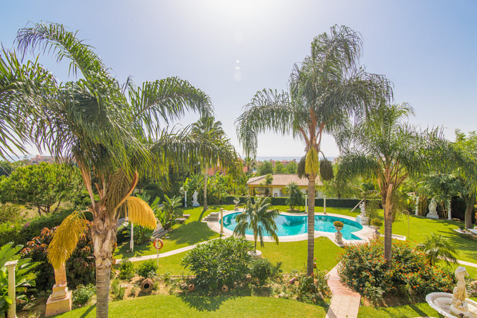 Villa in Atalaya Isdabe - view 1