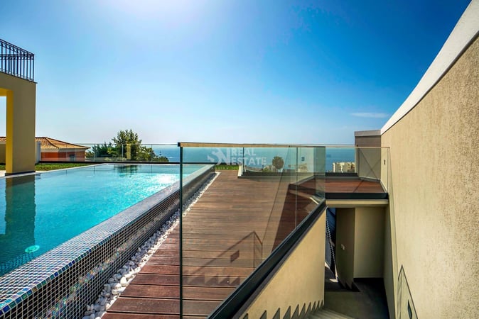 Villa in Sao Martinho - view 1