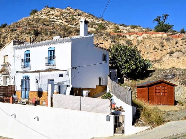 House in La Alameda - view 1