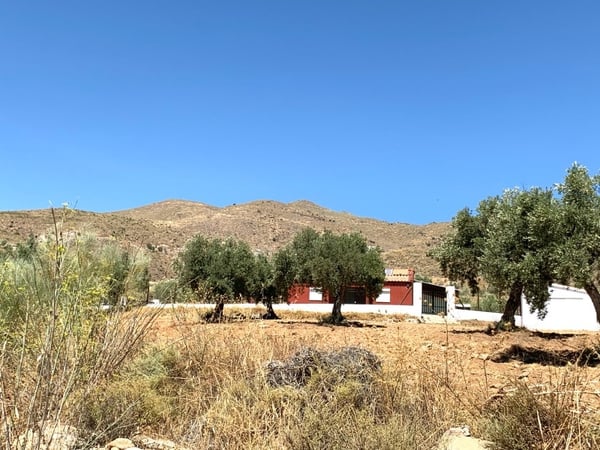 Villa in Benizalon - view 1