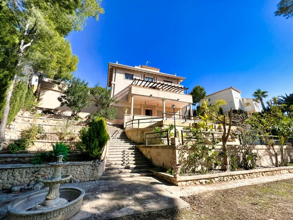 Villa in Altea la Vella - view 1