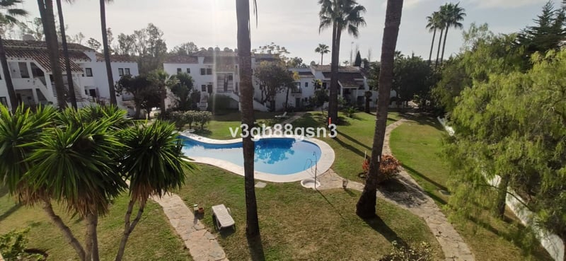 Apartment in Nueva Andalucia - view 1