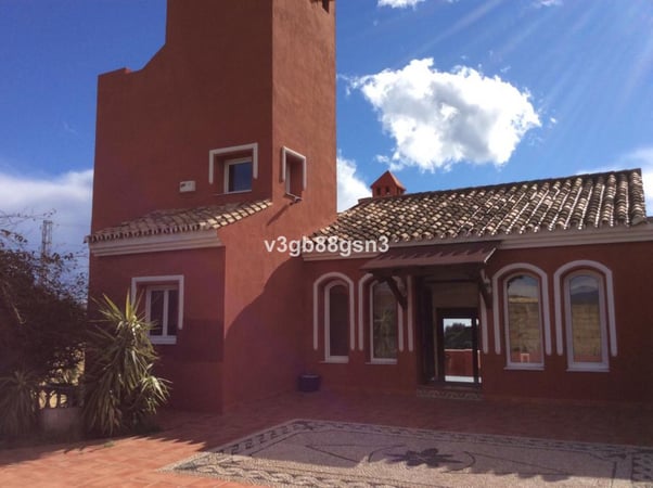 House in Estepona - view 1