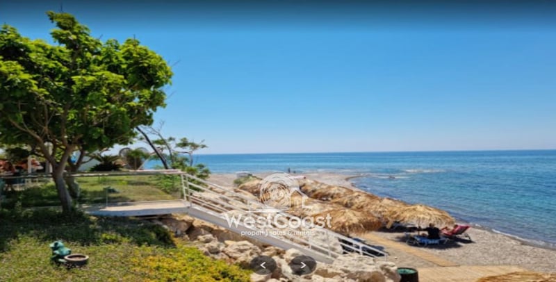 House in Timi - view 1