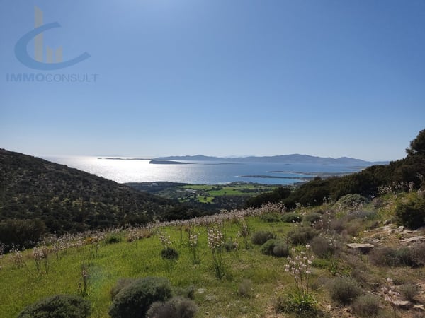 Land in Kamari - view 1