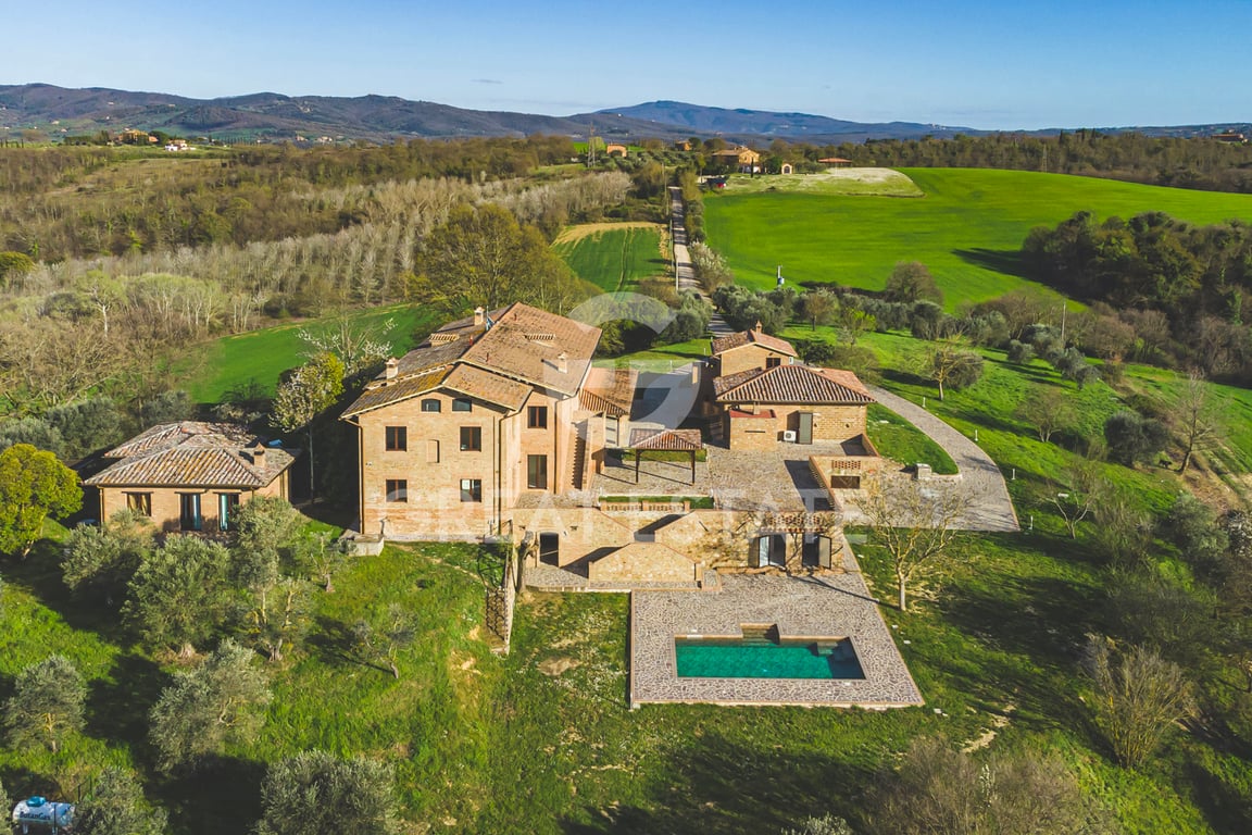 House in Castiglione del Lago - Image 3