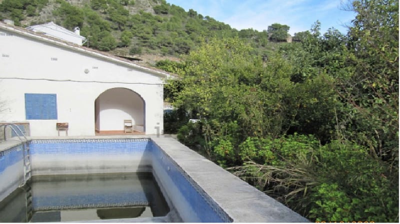 Villa in Alozaina - view 1