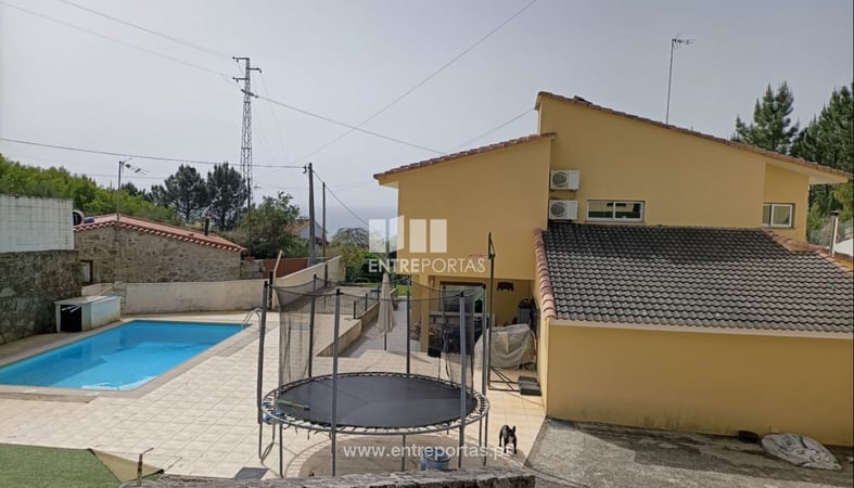 House in Areosa - view 1