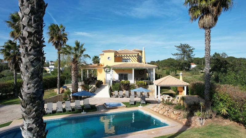 Villa in Almancil - view 1