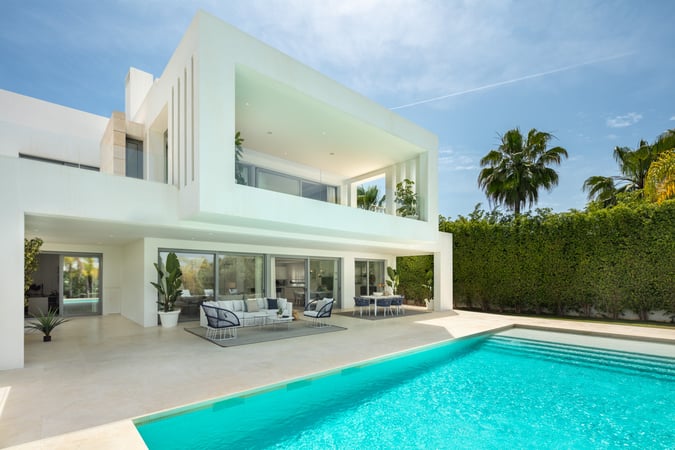 Villa in Nueva Andalucia - view 1