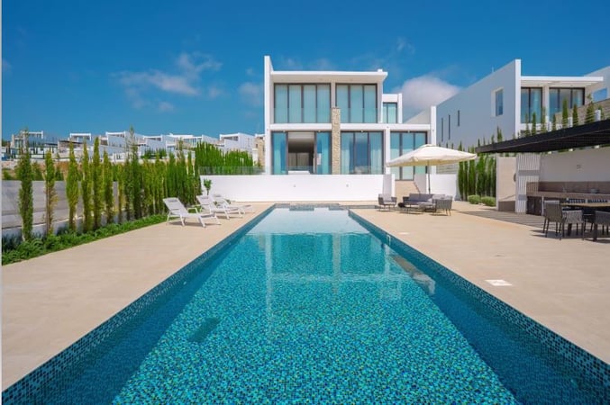 Villa in Pegeia - view 1