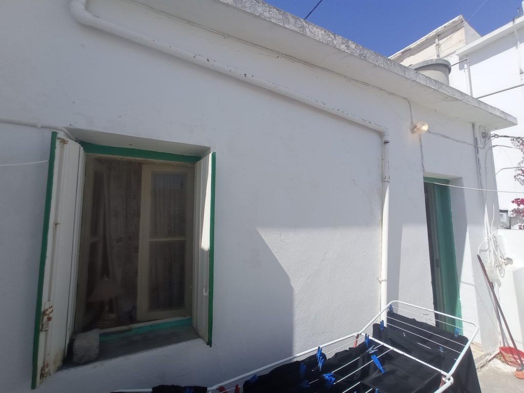 House in Tourloti - Image 3