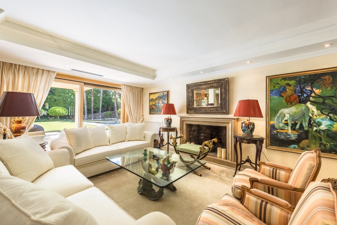 Villa in Nueva Andalucia