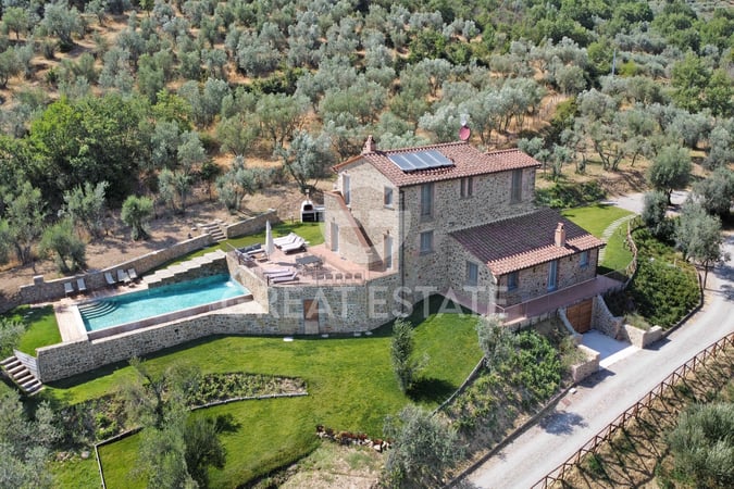 House in Cortona - view 1