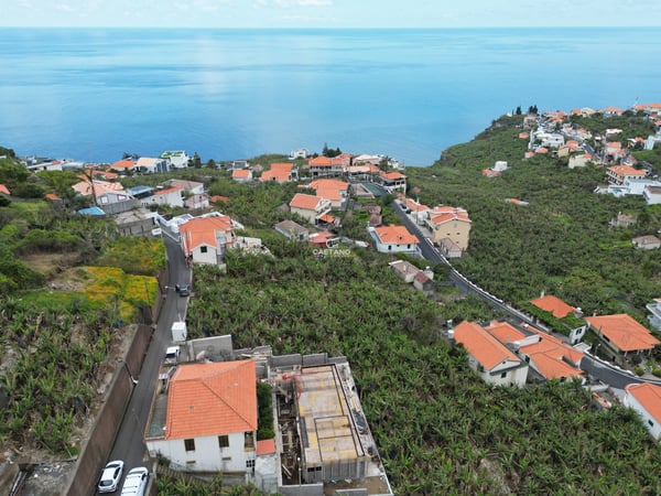 Villa in Ponta do Sol - view 1
