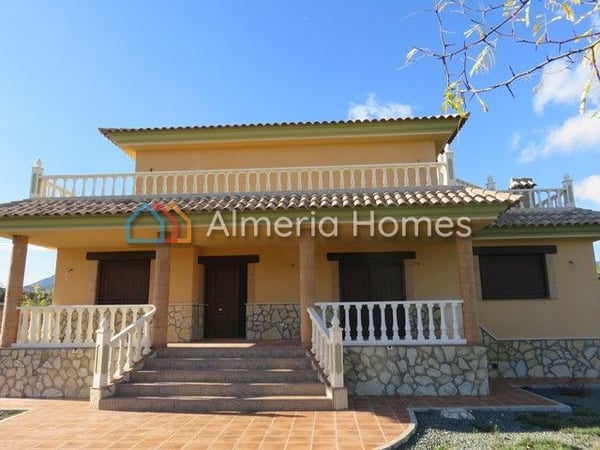 Villa in La Parroquia - view 1