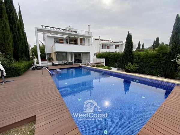 House in Neo Chorio - view 1