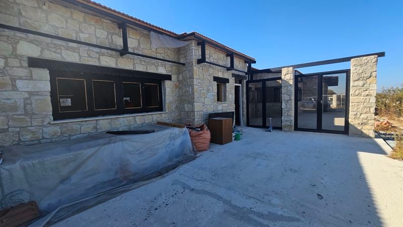 Villa in Armou - view 1