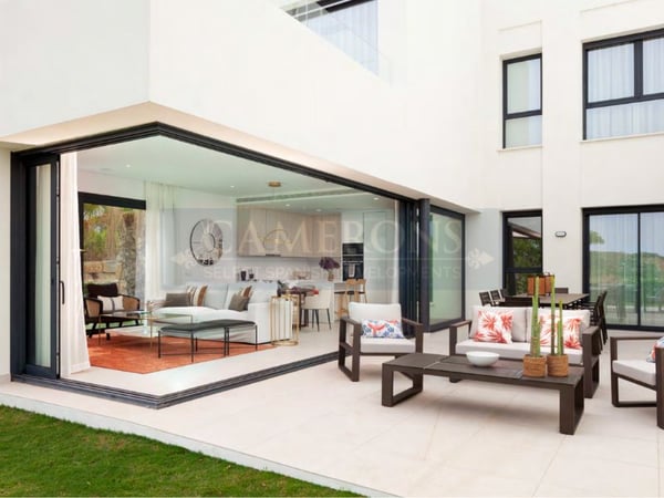 Villa in Casares de Arbas - view 1