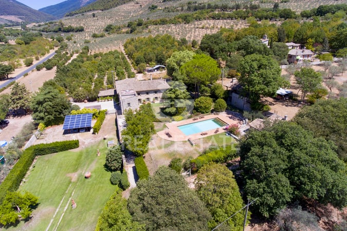 House in Spoleto - view 1