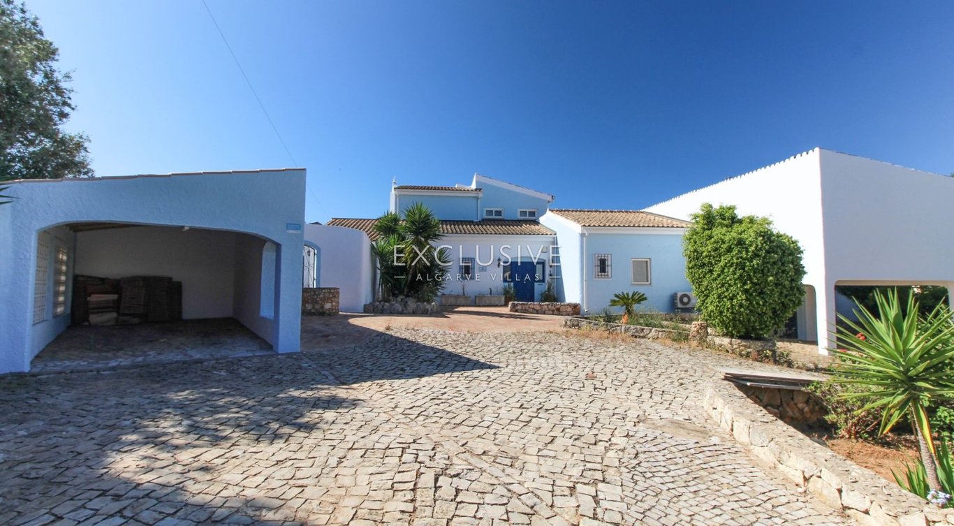 Villa in Carvoeiro - Image 2