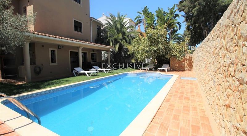 Villa in Lagos - view 1