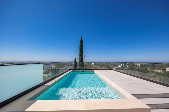 Villa in Santa Barbara de Nexe - view 1