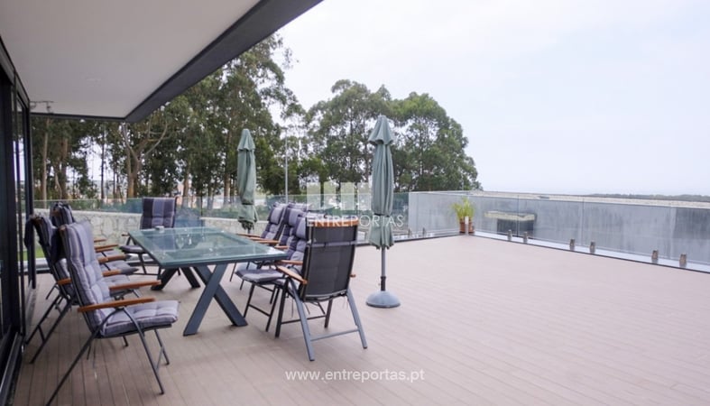 House in Areosa - view 1