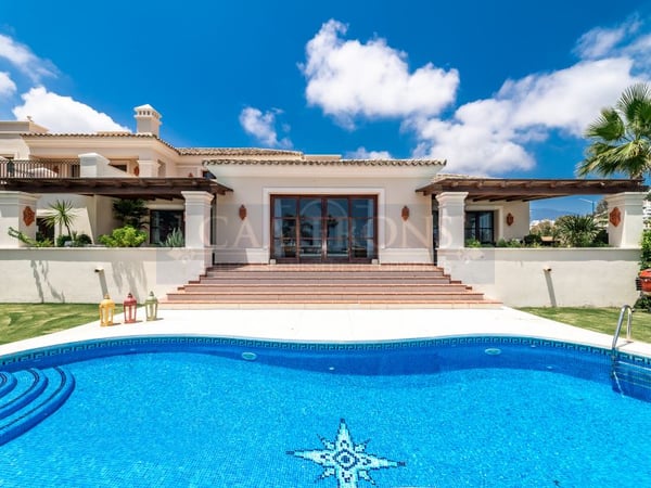 Villa in Marbella Del Este - view 1