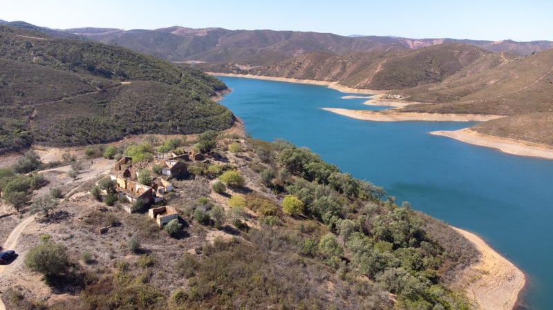 House in Sao Bartolomeu de Messines - view 1