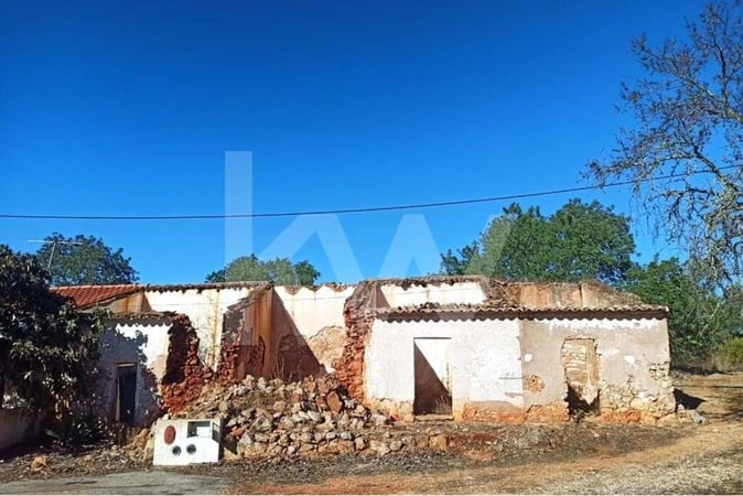 Villa in Paderne - view 1