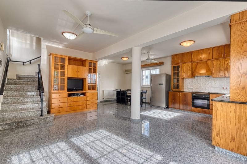 Villa in Oroklini - Image 3