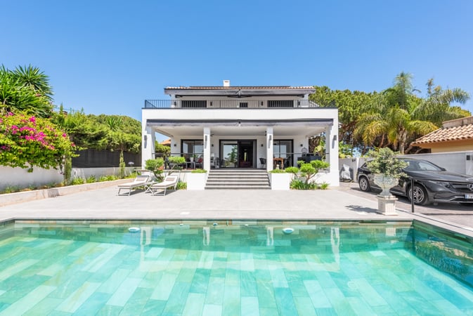 Villa in Marbella - view 1