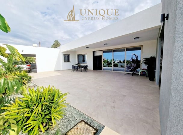 House in Emba - view 1