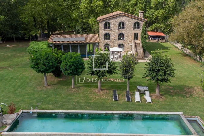 House in Sant Joan les Fonts - view 1