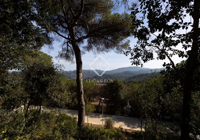 Land in Barcelona - view 1