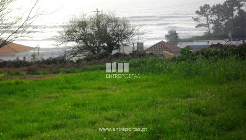 House in Carreco - view 1