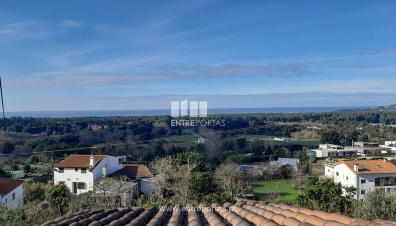 House in Portela - view 1