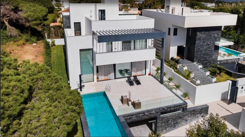 Villa in Marbella - view 1