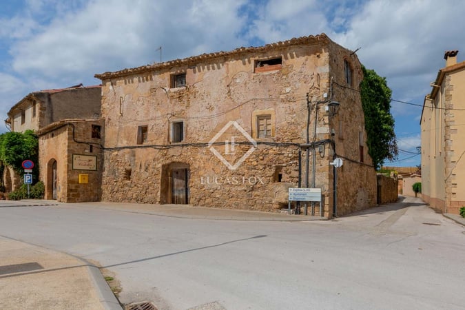 House in Girona - view 1