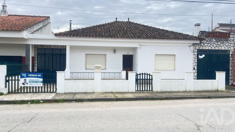 House in Palmela - view 1