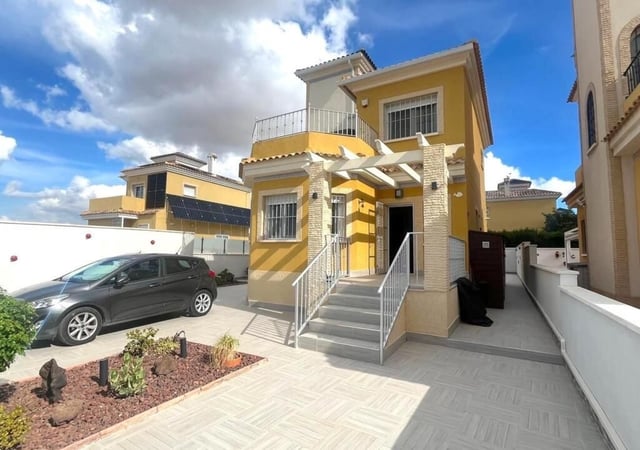 Villa in Lo Bigo - view 1