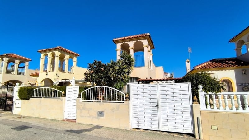 Villa in Algorfa - view 1